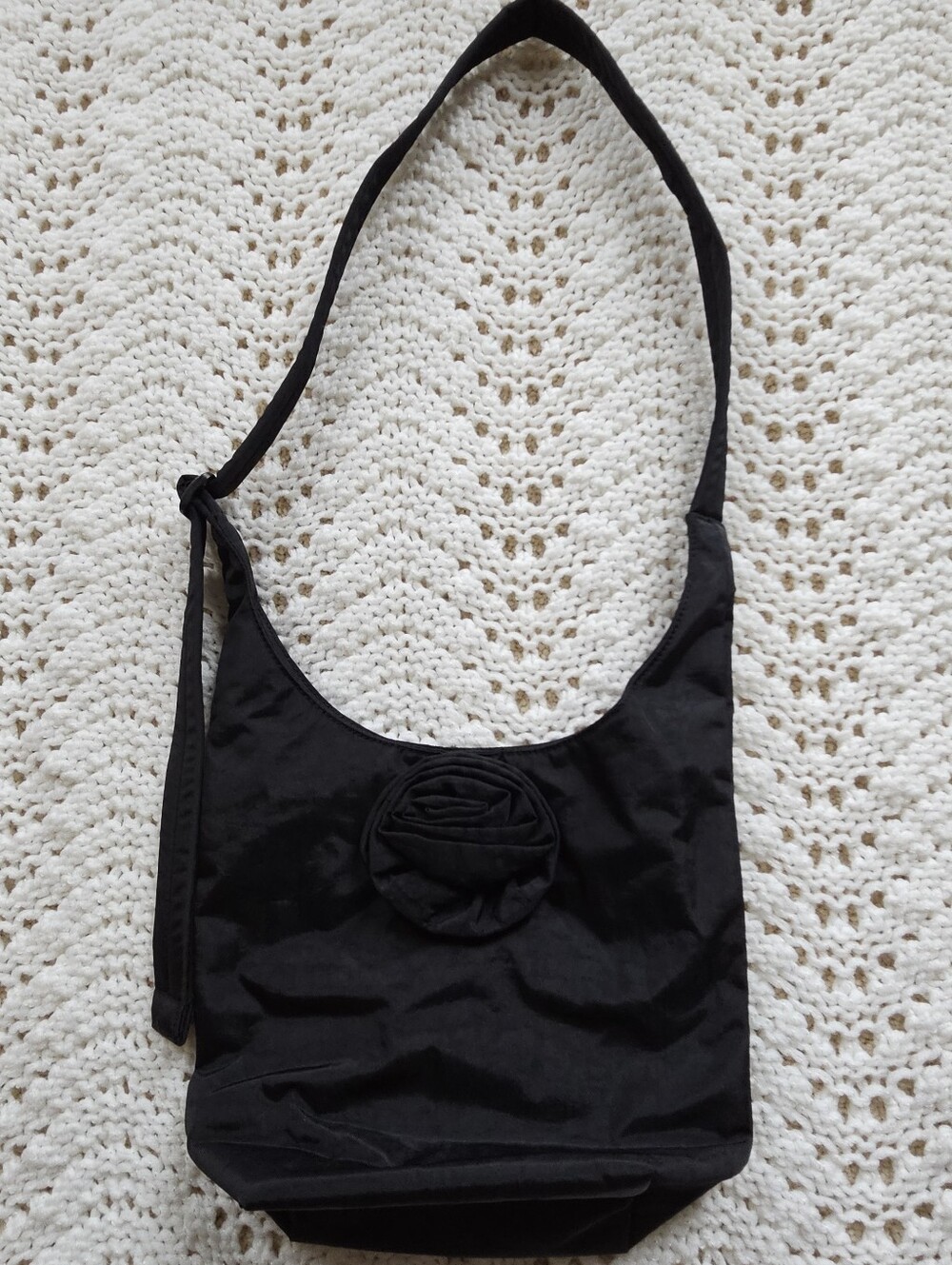 NWT BAGGU UO Exclusive Rosette Small Nylon Sling Bag Black